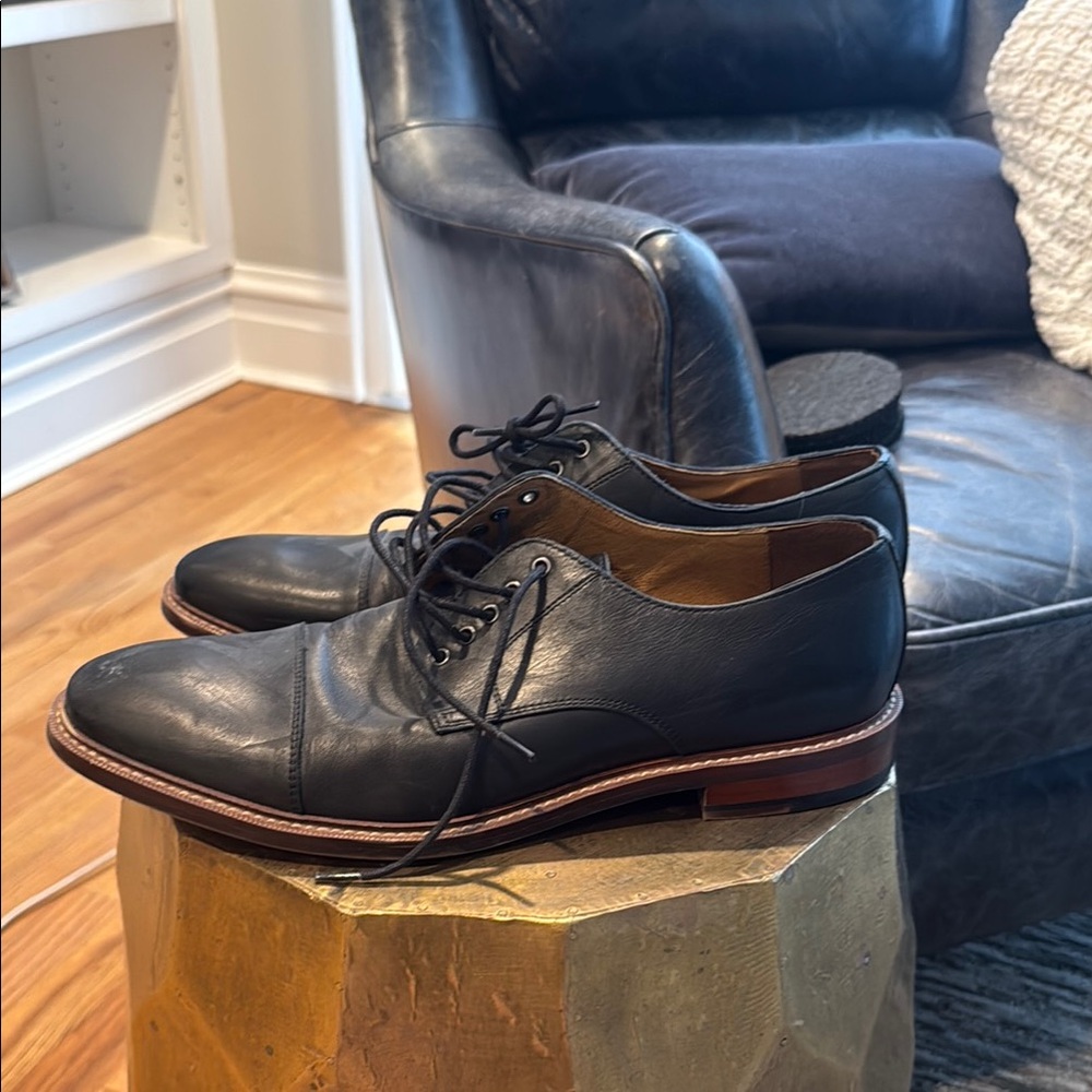 Black Leather Oxford Dress Shoes Sleek Silhouette